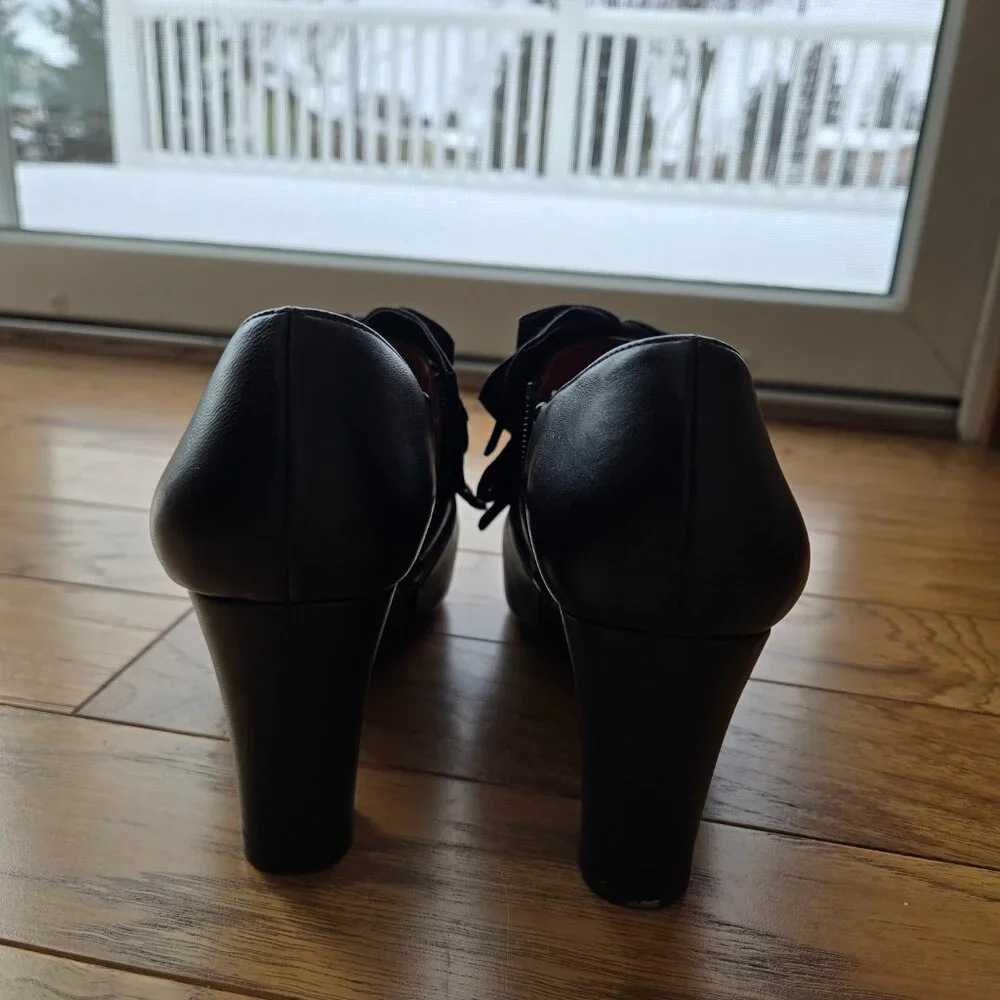 Chie Mihara "Catame" Heel in Black - Picture 9 of 13